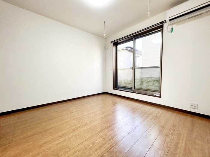 物件内観写真10　(居室)