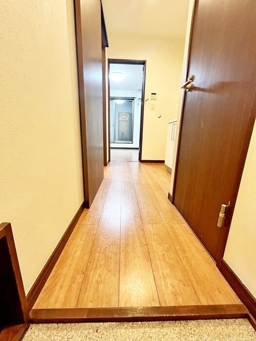 物件内観写真13　(廊下)