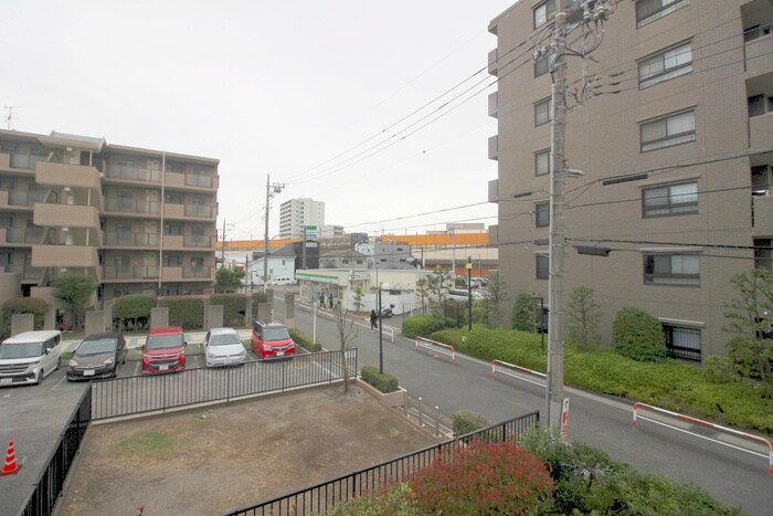 物件内観写真16　(室内からの展望)