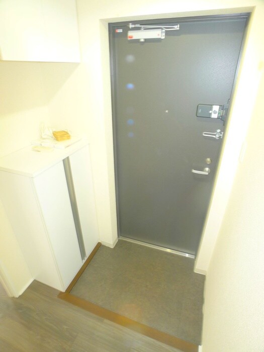物件内観写真16　(玄関)