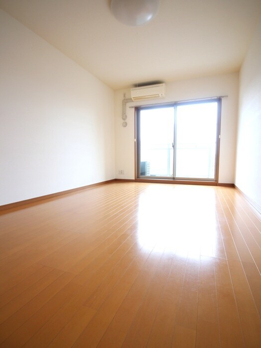 物件内観写真4　(居室)