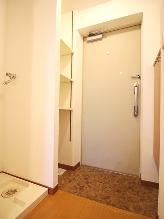 物件内観写真12　(玄関)