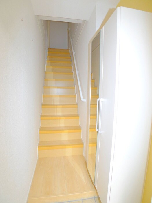 物件内観写真16　(玄関)