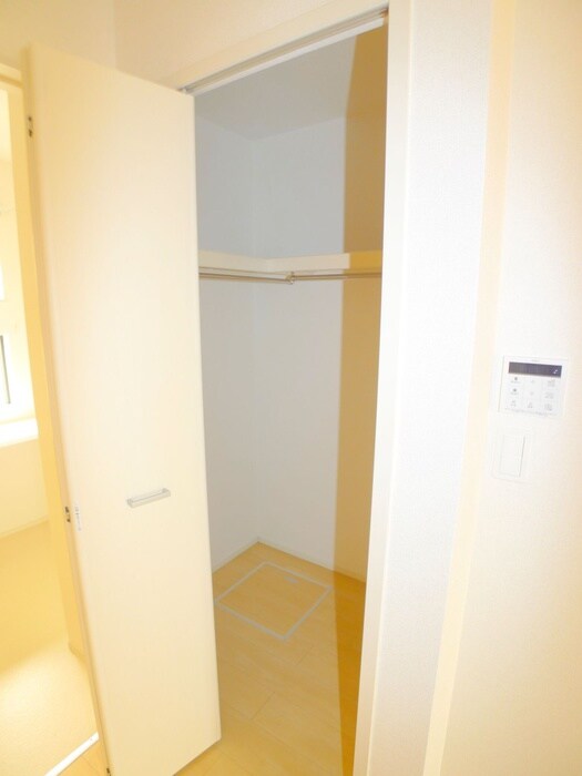 物件内観写真22　(収納)