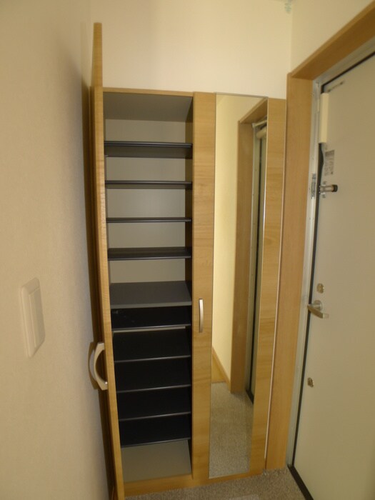 物件内観写真7　(靴箱)