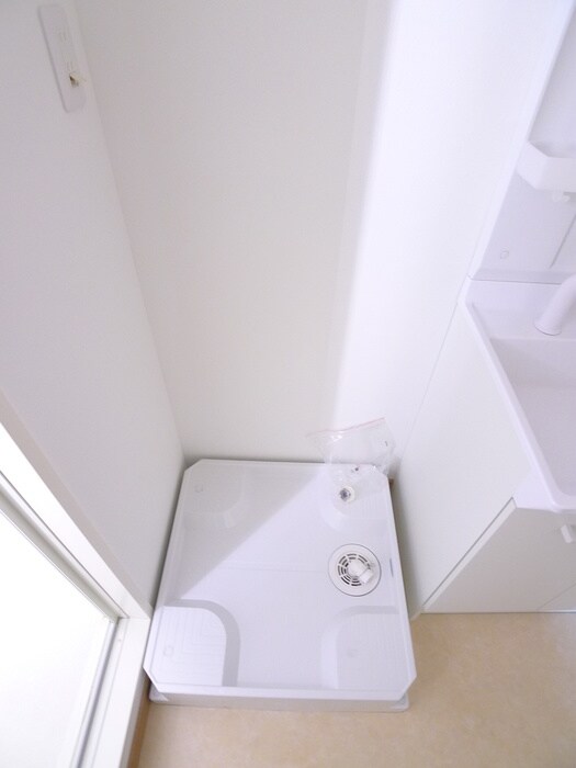 物件内観写真9　(洗濯機置場)