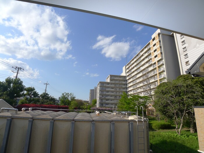 物件内観写真12　(室内からの展望)