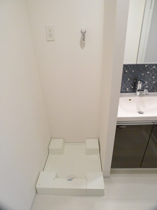 物件内観写真13　(洗濯機置場)