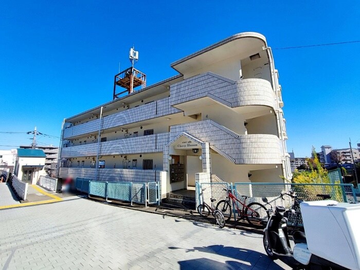 チェリ－ブロッサムのエントランス部分