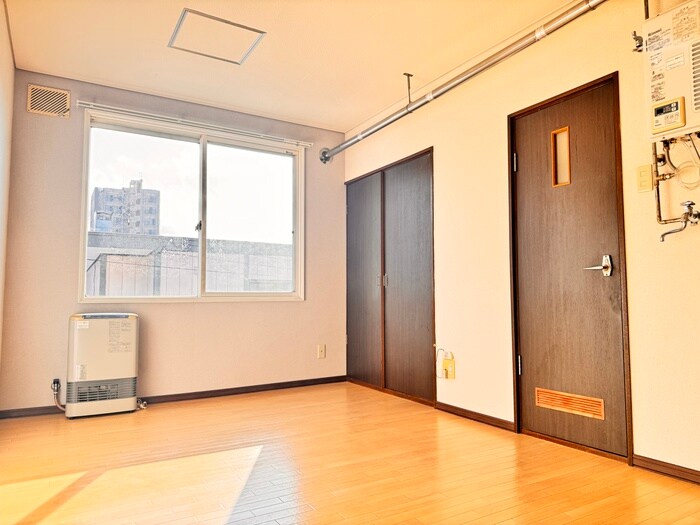 物件内観写真8　(居室)