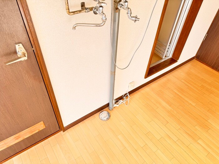 物件内観写真16　(洗濯機置場)