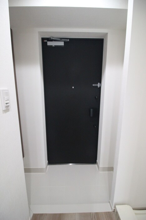 物件内観写真16　(玄関)