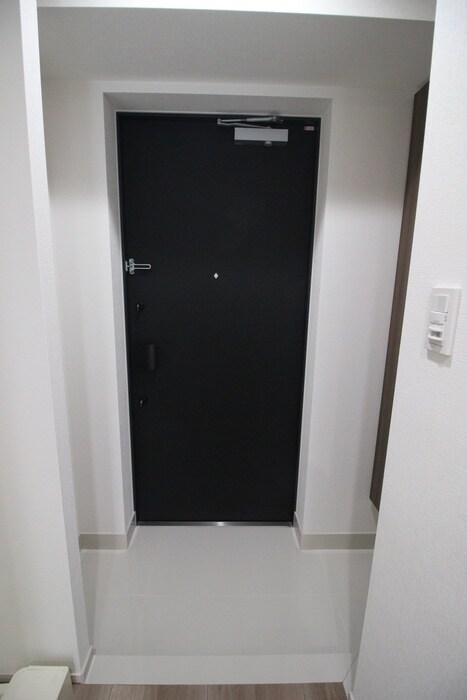 物件内観写真16　(玄関)
