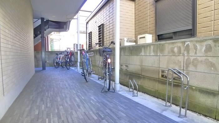 物件外観写真6　(駐輪場)