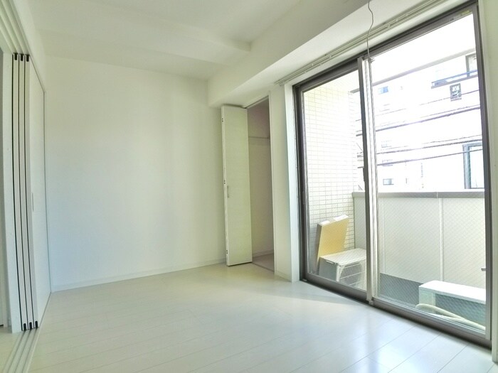 物件内観写真11　(室内からの展望)