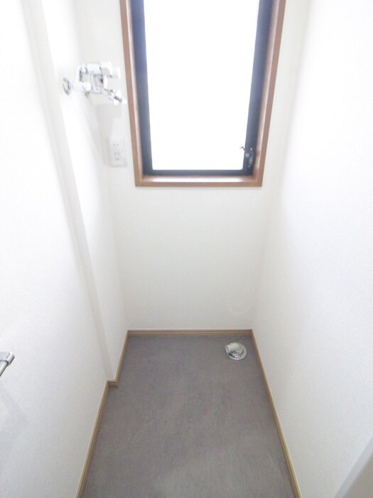 物件内観写真19　(洗濯機置場)