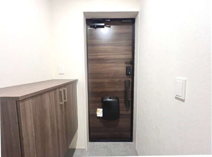 物件内観写真14　(玄関)