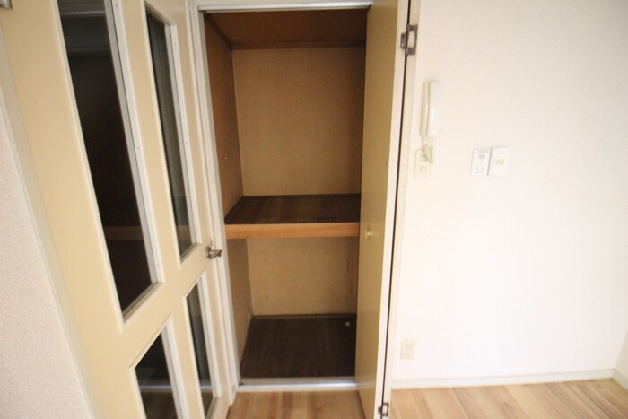 物件内観写真12　(収納)