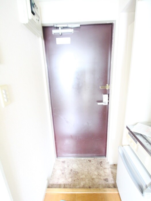 物件内観写真12　(玄関)