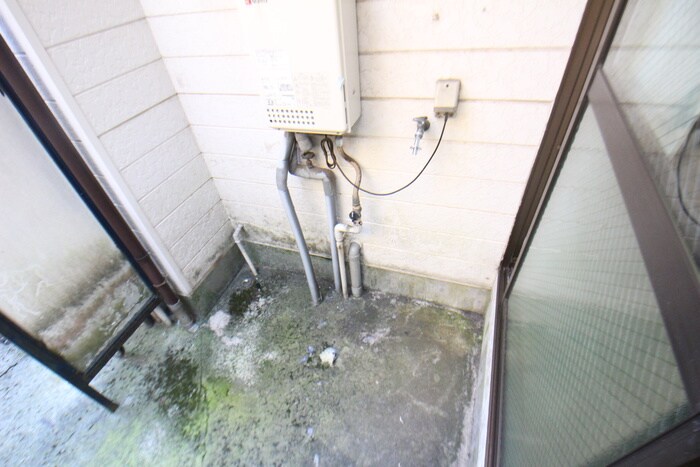 物件内観写真14　(洗濯機置場)