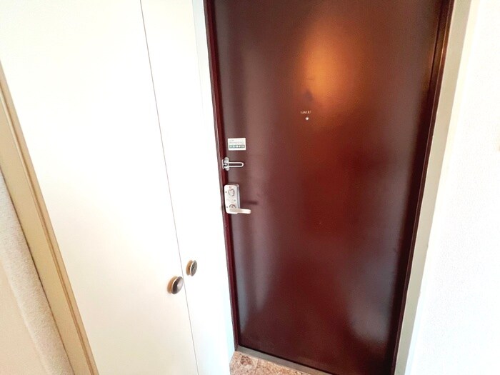 物件内観写真15　(玄関)