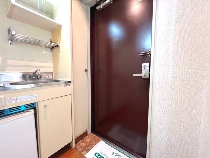 物件内観写真16　(玄関)