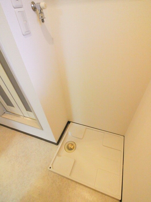 物件内観写真13　(洗濯機置場)