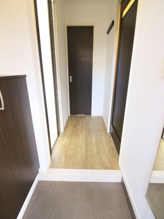 物件内観写真17　(玄関)