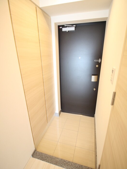 物件内観写真7　(玄関)