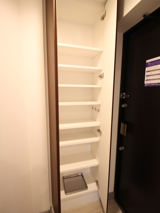 物件内観写真8　(靴箱)