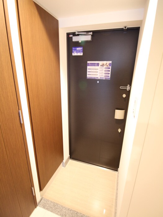 物件内観写真10　(玄関)