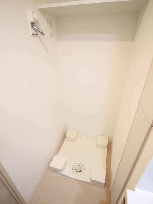 物件内観写真13　(洗濯機置場)