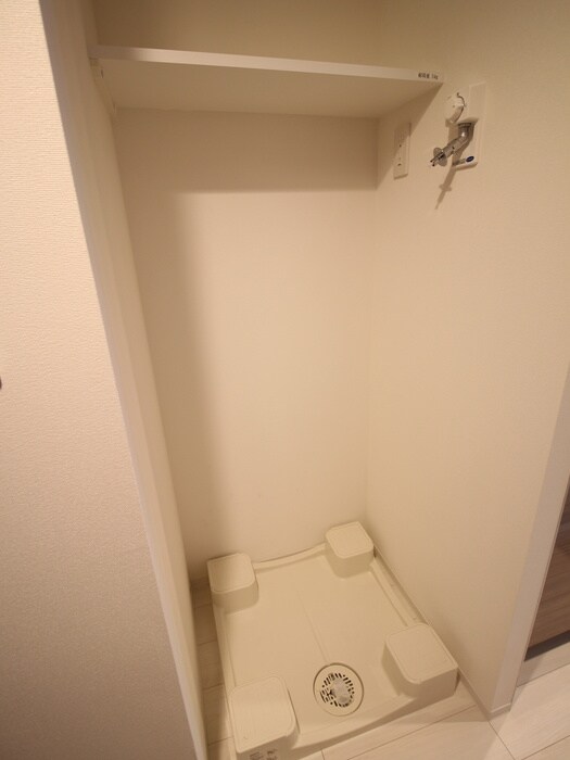 物件内観写真14　(洗濯機置場)