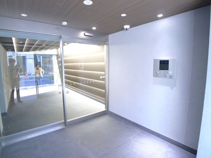 物件外観写真4　(エントランス部分)