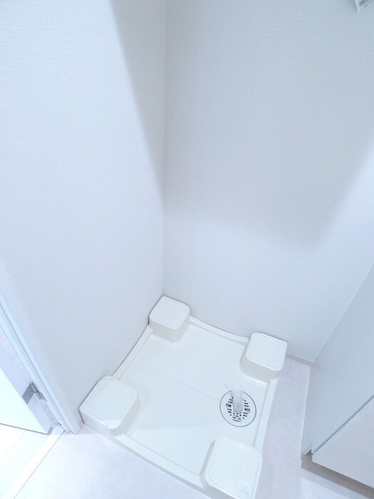 物件内観写真18　(洗濯機置場)