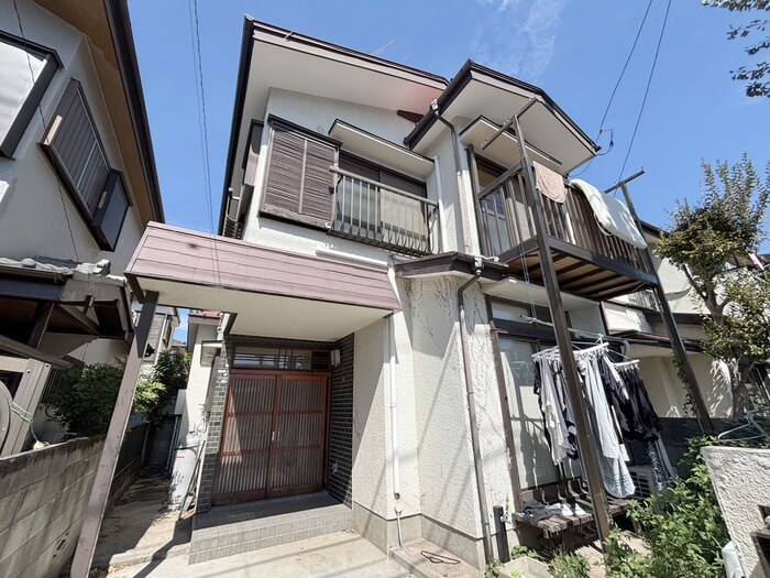 物件外観写真1　(エントランス部分)