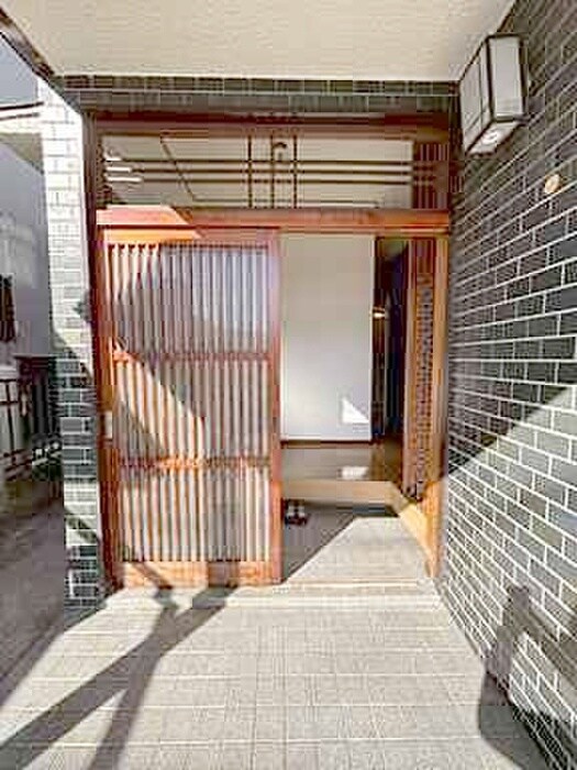 サニーハウスの玄関