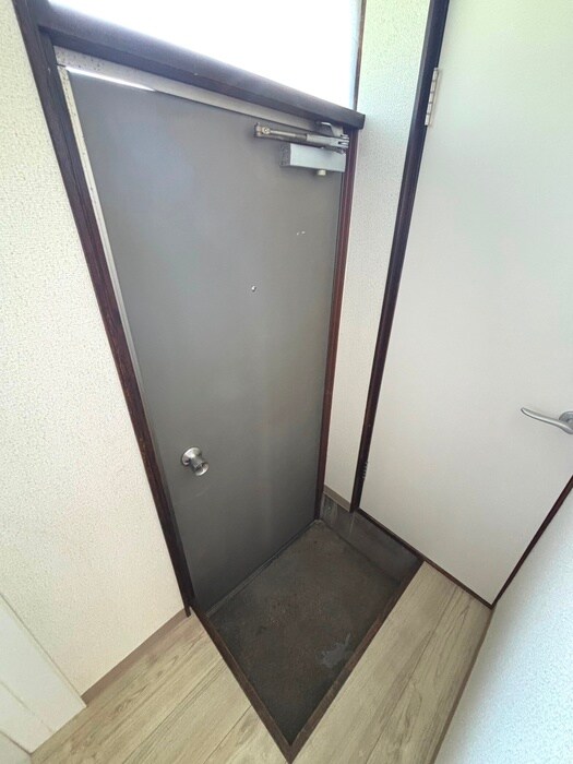 物件内観写真16　(玄関)