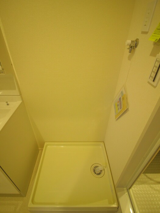 物件内観写真12　(洗濯機置場)