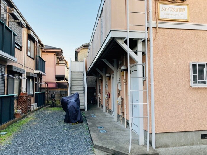 物件外観写真5　(エントランス部分)