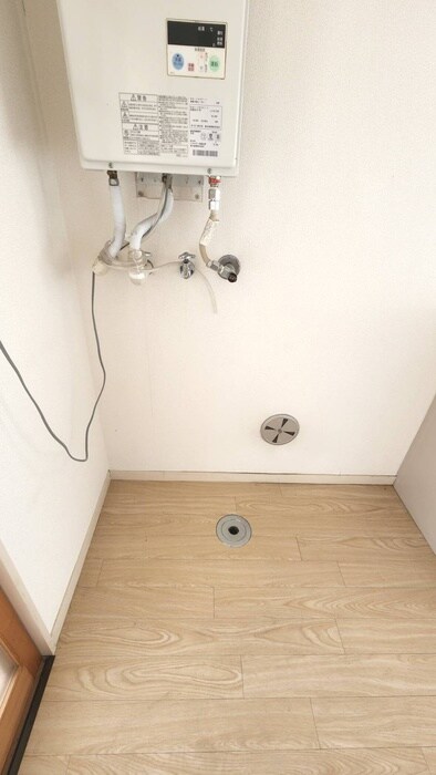 物件内観写真13　(洗濯機置場)