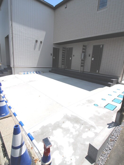 シュロス蓮田の駐車場