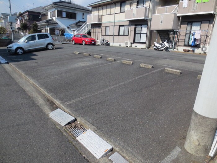 物件外観写真4　(駐車場)