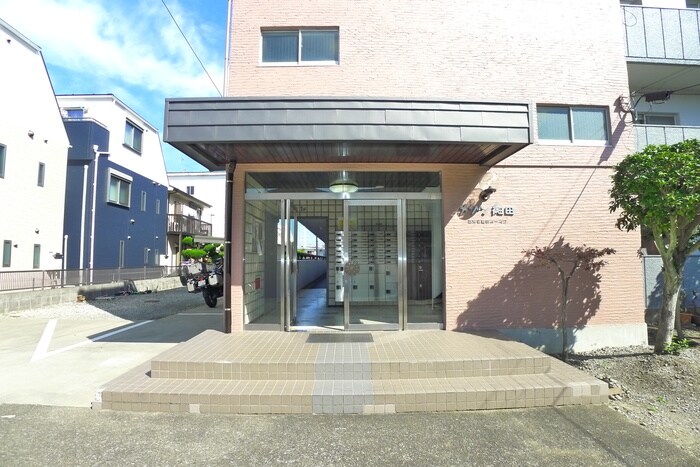 物件外観写真4　(エントランス部分)