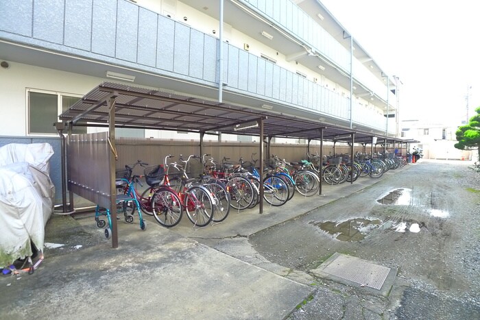 物件外観写真6　(駐輪場)