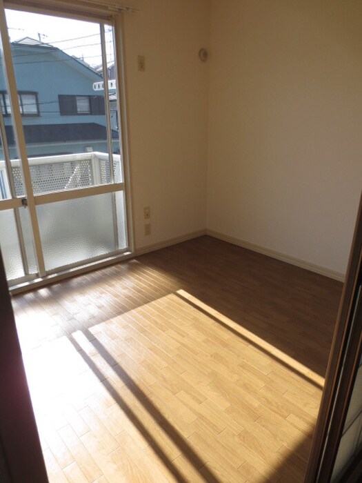 物件内観写真4　(居室)