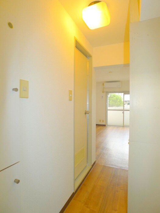 物件内観写真14　(廊下)