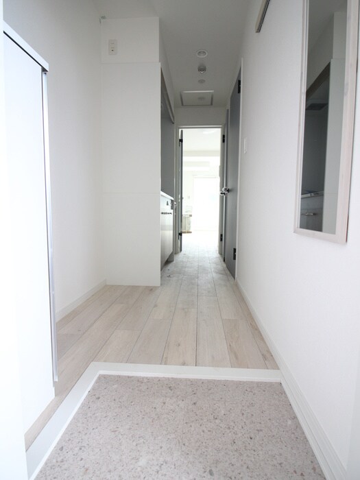 物件内観写真6　(玄関)