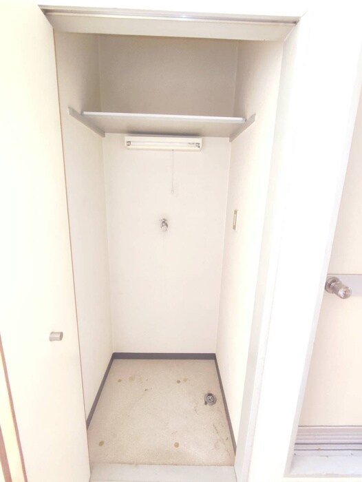 物件内観写真13　(洗濯機置場)