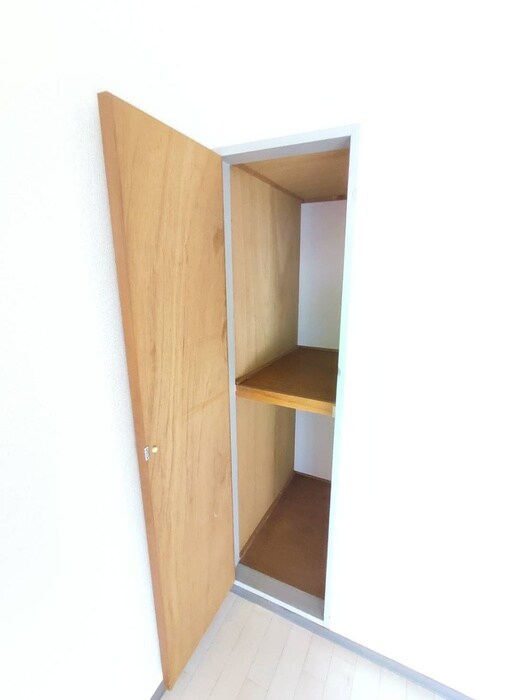 物件内観写真15　(収納)